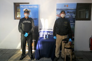 Autoridad Marítima decomisó droga a pasajero de barcaza en Quellón Autoridad Marítima decomisó droga a pasajero de barcaza en Quellón