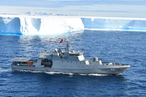 OPV “Marinero Fuentealba” se encuentra operando en la Antártica OPV “Marinero Fuentealba” se encuentra operando en la Antártica