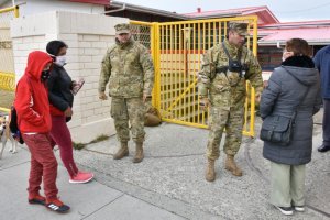 Armada desplegó personal para apoyar a la comunidad de Punta Arenas a raíz del Coronavirus Armada desplegó personal para apoyar a la comunidad de Punta Arenas a raíz del Coronavirus