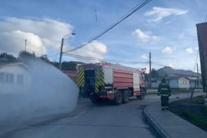 Distrito Naval Beagle apoya a Bomberos en sanitización de Puerto Williams