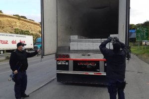 Fiscalización conjunta con Carabineros detectó camión con carga no autorizada de salmón en Chacao Fiscalización conjunta con Carabineros detectó camión con carga no autorizada de salmón en Chacao