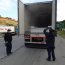  Fiscalización conjunta con Carabineros detectó camión con carga no autorizada de salmón en Chacao  