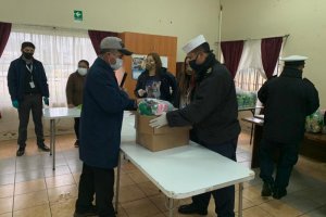 Efectivos de la Armada, junto al Ejército y Carabineros, colaboran en la distribución de kits sanitarios en la región del Bío Bío Efectivos de la Armada, junto al Ejército y Carabineros, colaboran en la distribución de kits sanitarios en la región del Bío Bío