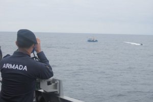 Fragata "Cochrane" desarrolla Operación de Fiscalización Marítima en ZEE y Alta Mar en el norte Fragata "Cochrane" desarrolla Operación de Fiscalización Marítima en ZEE y Alta Mar en el norte