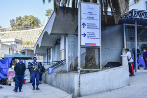 Refuerzan seguridad entorno al Hospital Carlos Van Buren de Valparaíso Refuerzan seguridad entorno al Hospital Carlos Van Buren de Valparaíso