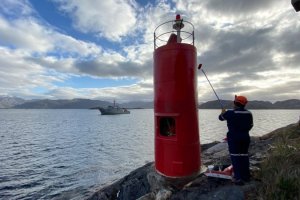 PSH-77 “Cabrales” realizó tareas de mantención de señalización marítima PSH-77 “Cabrales” realizó tareas de mantención de señalización marítima