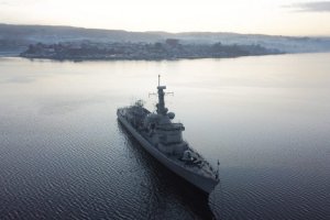 Fragata “Almirante Riveros” se sumó al apoyo de la Quinta Zona Naval ante emergencia sanitaria Fragata “Almirante Riveros” se sumó al apoyo de la Quinta Zona Naval ante emergencia sanitaria