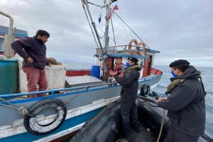Patrullero Médico-Dental “Cirujano Videla” fiscalizó cumplimiento de cordón sanitario en Chiloé Patrullero Médico-Dental “Cirujano Videla” fiscalizó cumplimiento de cordón sanitario en Chiloé