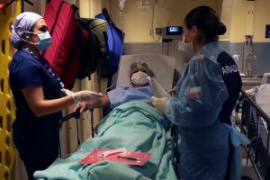 Más de 50 intervenciones quirúrgicas lleva realizadas el buque multipropósito "Sargento Aldea" durante la pandemia