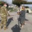 Servidores de la Cuarta Zona Naval sanitizan plaza Slava y entregan elementos de protección personal