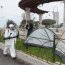 Servidores de la Cuarta Zona Naval sanitizan plaza Slava y entregan elementos de protección personal