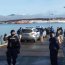 Armada participa de operativo para extraer vehículos del mar en Puerto Natales