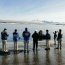 Armada participa de operativo para extraer vehículos del mar en Puerto Natales
