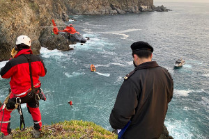 Complejo operativo permitió rescatar a menor que cayó a los roqueríos en Playa Ancha Complejo operativo permitió rescatar a menor que cayó a los roqueríos en Playa Ancha