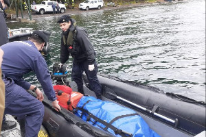 Armada rescata cuerpo sin vida en área de Lago Puyehue Armada rescata cuerpo sin vida en área de Lago Puyehue