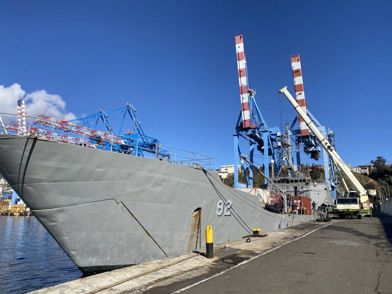 BASE NAVAL - Barcazas Tipo Batral LST-91 Maipo,LST-92 Rancagua y LST-95 ...