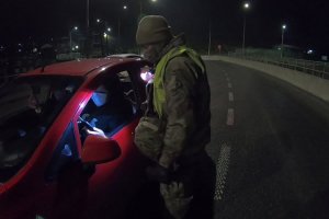 Infantes de Marina del Destacamento "Cochrane" apoyan tareas en la Isla Grande de Chiloé a raíz de la pandemia Infantes de Marina del Destacamento "Cochrane" apoyan tareas en la Isla Grande de Chiloé a raíz de la pandemia