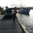 Barcaza varó en el puerto de Queilen