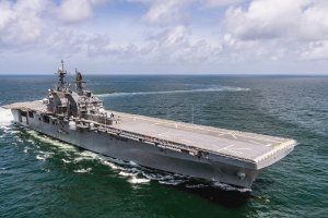 Portahelicóptero de Estados Unidos navegará por el Estrecho de Magallanes Portahelicóptero de Estados Unidos navegará por el Estrecho de Magallanes