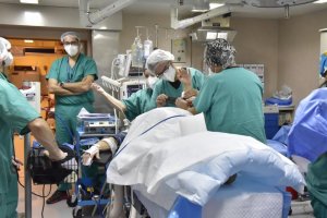 "estamos muy contentos de haber podido aportar, la satisfacción de ayudar es grande”. Contraalmirante Yerko Marcic, Jefe de la Defensa Nacional para la región de Valparaíso. "estamos muy contentos de haber podido aportar, la satisfacción de ayudar es grande”. Contraalmirante Yerko Marcic, Jefe de la Defensa Nacional para la región de Valparaíso.