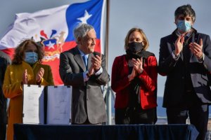 Presidente Sebastián Piñera realizó promulgación del Estatuto Antártico Chileno Presidente Sebastián Piñera realizó promulgación del Estatuto Antártico Chileno