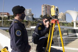 Oficiales realizan actividades en terreno como parte del curso de Especialidad de Hidrografía y Oceanografía