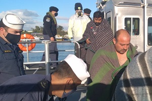 Autoridad Marítima de Calbuco coordinó operativo de rescate para tripulantes de embarcación que se hundió en Canal Chidhuapi Autoridad Marítima de Calbuco coordinó operativo de rescate para tripulantes de embarcación que se hundió en Canal Chidhuapi