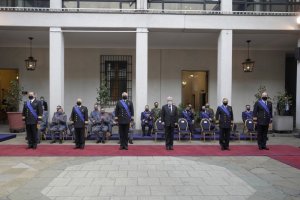 Cinco Almirantes recibieron la condecoración Presidente de la República en el grado de "Gran Oficial" Cinco Almirantes recibieron la condecoración Presidente de la República en el grado de "Gran Oficial"