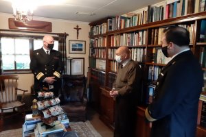 Entrega de Condecoración "Armada de Chile" al Historiador Mateo Martinic