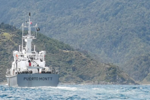 Lancha de Servicios Generales “Puerto Montt” fiscalizó área marina protegida