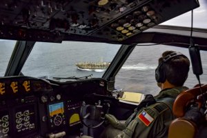 En alta mar son fiscalizadas naves extranjeras por el Patrullero Oceánico "Cabo Odger" y un avión naval En alta mar son fiscalizadas naves extranjeras por el Patrullero Oceánico "Cabo Odger" y un avión naval