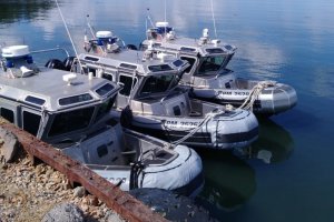 Con la entrega de 5 lanchas tipo “Defender” DIRECTEMAR finalizó proyecto Rhin II Lacustre Con la entrega de 5 lanchas tipo “Defender” DIRECTEMAR finalizó proyecto Rhin II Lacustre