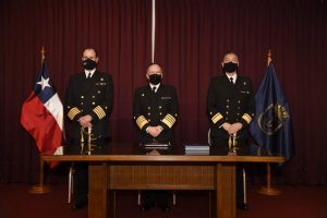 Capitán de Navío Pablo Cifuentes asume como Contralor General de la Armada Capitán de Navío Pablo Cifuentes asume como Contralor General de la Armada