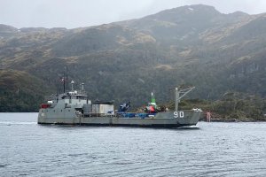 Barcaza LSM 90 “Elicura” cumple 52 años de servicio aportando al desarrollo nacional Barcaza LSM 90 “Elicura” cumple 52 años de servicio aportando al desarrollo nacional
