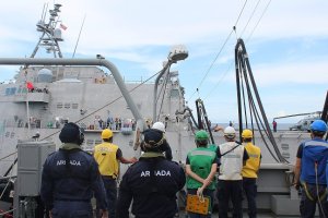 Petrolero "Almirante Montt" recala a puerto base tras 77 días de comisión Petrolero "Almirante Montt" recala a puerto base tras 77 días de comisión