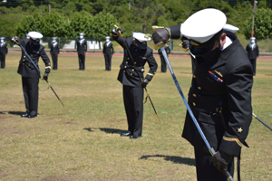 Suboficiales Mayores de Talcahuano que concluyeron su trayectoria naval recibieron homenaje en su alma mater Suboficiales Mayores de Talcahuano que concluyeron su trayectoria naval recibieron homenaje en su alma mater