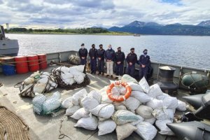 Patrullero "Aspirante Isaza" efectuó fiscalización pesquera en el Distrito Naval Beagle Patrullero "Aspirante Isaza" efectuó fiscalización pesquera en el Distrito Naval Beagle