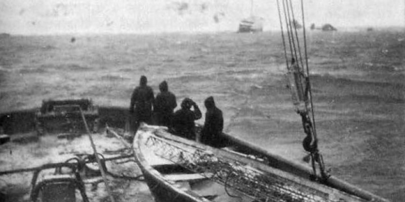 Rescate de la Armada de Chile en la Antártica: "Lindbland Explorer"