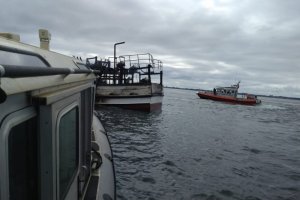Autoridad Marítima de Calbuco coordinó y apoyó rescate de 6 tripulantes en Canal de Chacao Autoridad Marítima de Calbuco coordinó y apoyó rescate de 6 tripulantes en Canal de Chacao