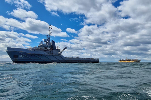 Armada de Chile realiza vigilancia a pesqueros internacionales en tránsito por el Estrecho de Magallanes Armada de Chile realiza vigilancia a pesqueros internacionales en tránsito por el Estrecho de Magallanes