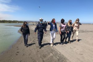 Visita de la Ministra de Medio Ambiente al humedal de Mantagua y dunas de Ritoque en la ciudad de Quintero Visita de la Ministra de Medio Ambiente al humedal de Mantagua y dunas de Ritoque en la ciudad de Quintero