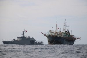 Pesqueros extranjeros comienzan a abandonar aguas chilenas Pesqueros extranjeros comienzan a abandonar aguas chilenas