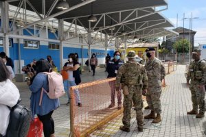 Jefatura de la Defensa del Biobío establece dispositivos de seguridad en vacunatorios donde se inmuniza a los adultos mayores contra Covid-19