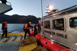Tercera Zona Naval realiza evacuación médica desde Puerto Edén Tercera Zona Naval realiza evacuación médica desde Puerto Edén