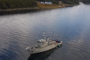 Patrullero "Isaza" realiza reaprovisionamiento de los Faros más alejados del mundo Patrullero "Isaza" realiza reaprovisionamiento de los Faros más alejados del mundo