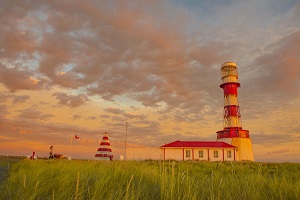 Faro Punta Dungeness cumplió 122 años iluminando la entrada al Estrecho de Magallanes Faro Punta Dungeness cumplió 122 años iluminando la entrada al Estrecho de Magallanes