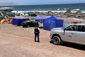 Armada realiza operativo sanitario en playas de Iquique Armada realiza operativo sanitario en playas de Iquique