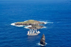 Buque Escuela "Esmeralda" visitó Rapa Nui
