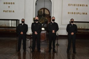 Personal Naval frustra asalto en la vía pública Personal Naval frustra asalto en la vía pública