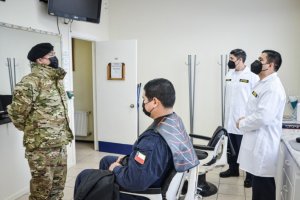 Comandante en Jefe de la Tercera Zona Naval saluda a los peluqueros en su 115 aniversario Comandante en Jefe de la Tercera Zona Naval saluda a los peluqueros en su 115 aniversario